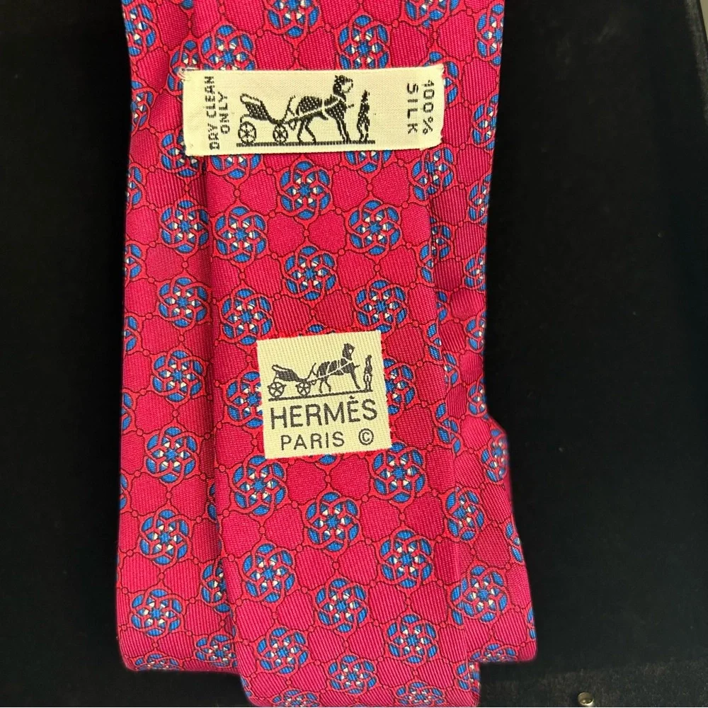 HERMES Designer Man’s Luxury 💯 Silk Necktie red
